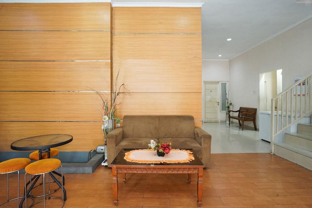 Oyo 450 Semampir Residence Surabaja Exteriér fotografie